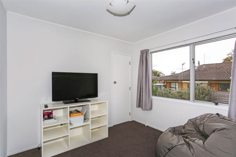 Photo of property in 12c Youngs Road, Papakura, 2110