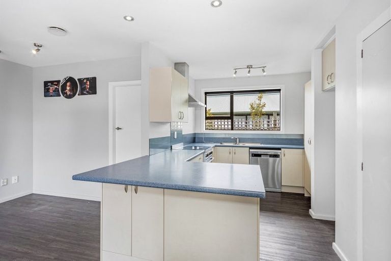 Photo of property in 40 Kathleen Crescent, Hornby, Christchurch, 8042