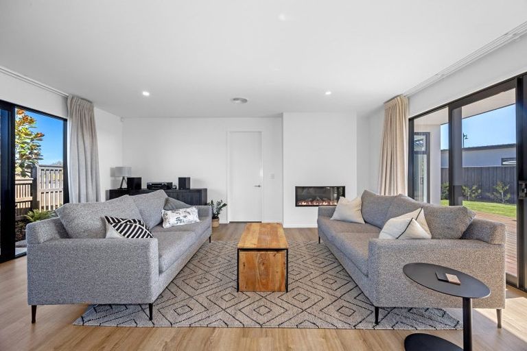 Photo of property in 7 Maurice James Way, Prebbleton, 7604