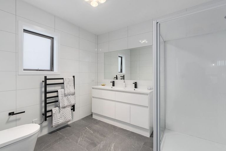 Photo of property in 100 Kaipara Portage Road, Riverhead, 0820