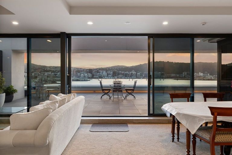 Photo of property in 4/308 Oriental Parade, Oriental Bay, Wellington, 6011