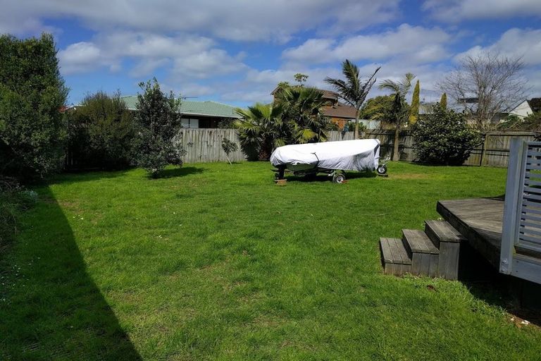 Photo of property in 43a Moire Road, Massey, Auckland, 0614