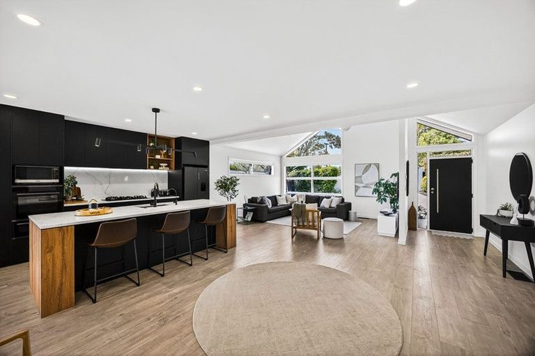 Photo of property in 6 Blacks Road, Greenhithe, Auckland, 0632