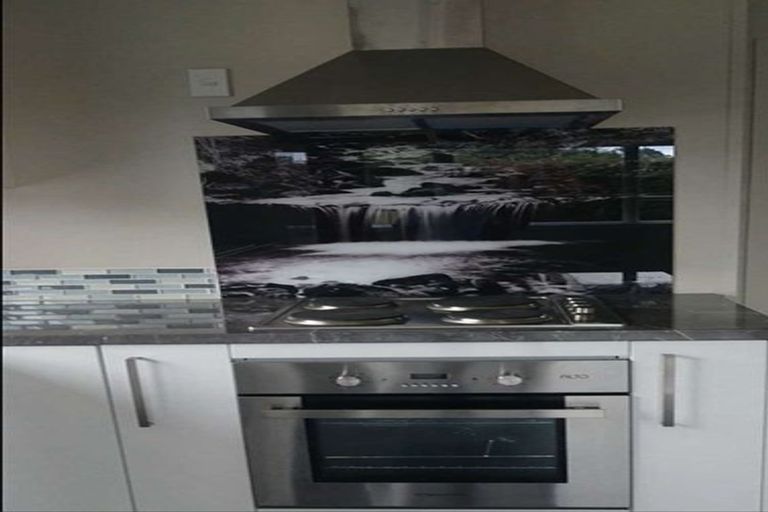 Photo of property in 3 George Street, Clinton, 9534