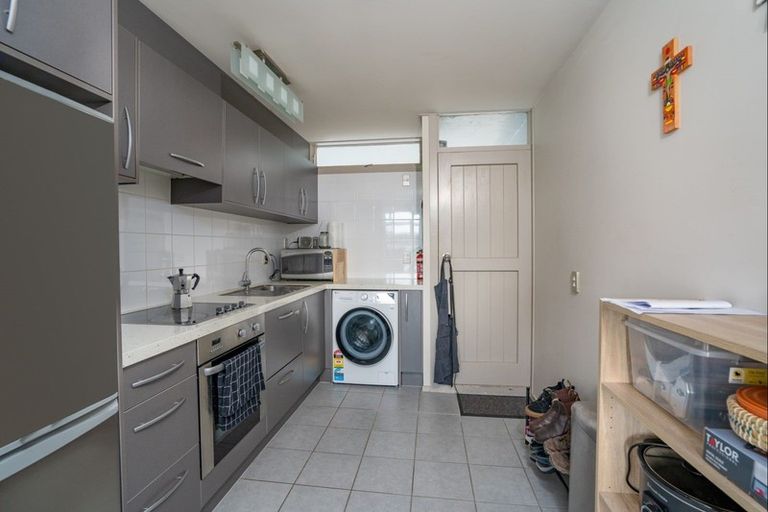 Photo of property in 300 Lake Terrace, Two Mile Bay, Taupo, 3330