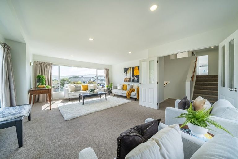 Photo of property in 12 Lanyon Place, Whitby, Porirua, 5024
