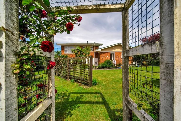 Photo of property in 2 Ferdinand Street, Stratford, 4332