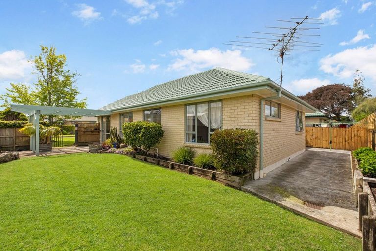 Photo of property in 25 Fernbrook Close, Burswood, Auckland, 2013