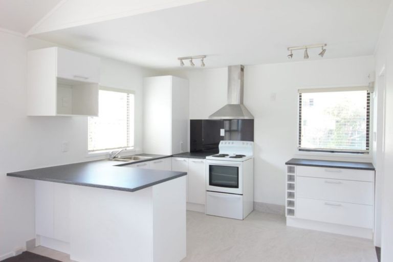 Photo of property in 1/19 Tree View Avenue, Glenfield, Auckland, 0629