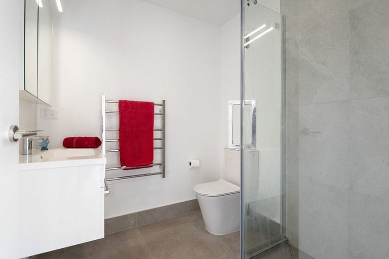 Photo of property in 12 Mahinga Kai Way, Belmont, Auckland, 0622