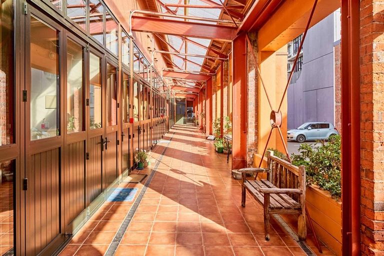 Photo of property in Courtenay Mews Apartments, 19/14u Alpha Street, Te Aro, Wellington, 6011