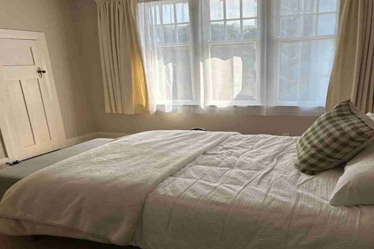 Photo of property in Pukehinau Flats, 1u4 Brooklyn Road, Mount Cook, Wellington, 6011