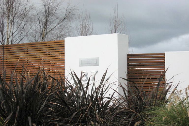 Photo of property in 37 Killalea Place, Paraparaumu, 5032