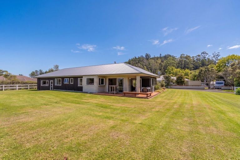 Photo of property in 294 Albert Street, Coromandel, 3506