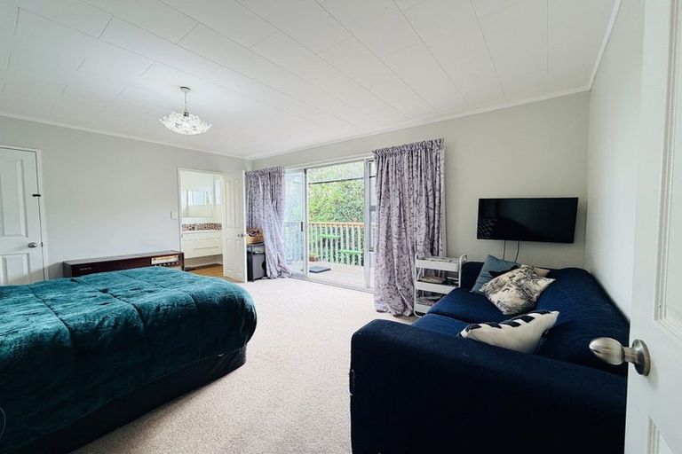 Photo of property in 8 Kaitawa Crescent, Paraparaumu, 5032