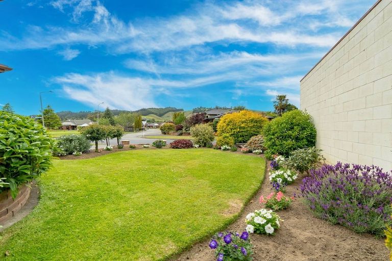 Photo of property in 145 Hagart-alexander Drive, Mosgiel, 9024