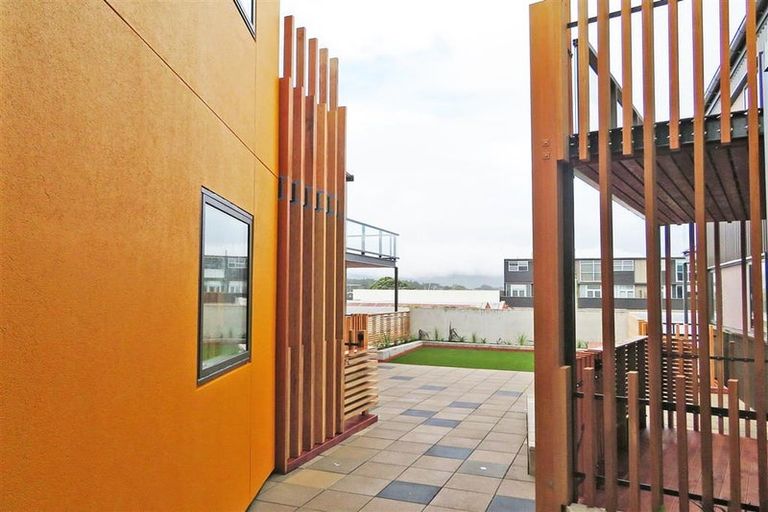 Photo of property in The Firemans Apartments, 212/321 Jackson Street, Petone, Lower Hutt, 5012