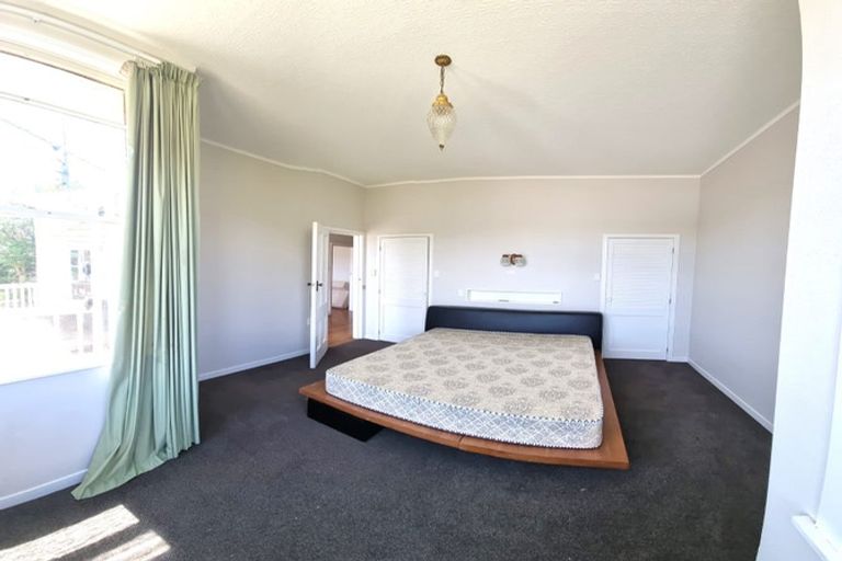 Photo of property in 10 Chesterton Street, Johnsonville, Wellington, 6037