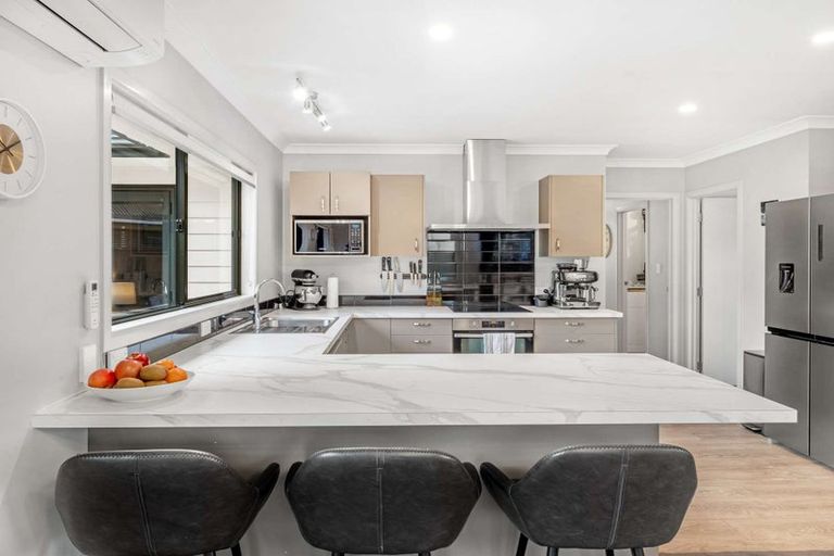 Photo of property in 34 Dahlstrom Grove, Kelvin Grove, Palmerston North, 4414