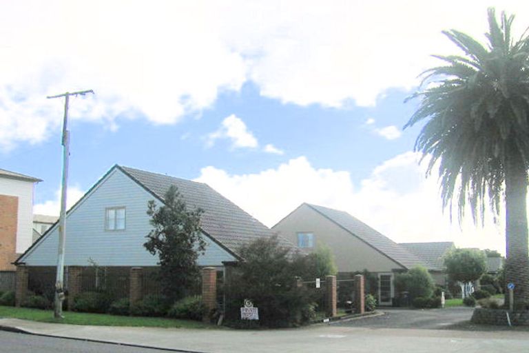 Photo of property in St Claire Village, 156/172 Mcleod Road, Te Atatu South, Auckland, 0610
