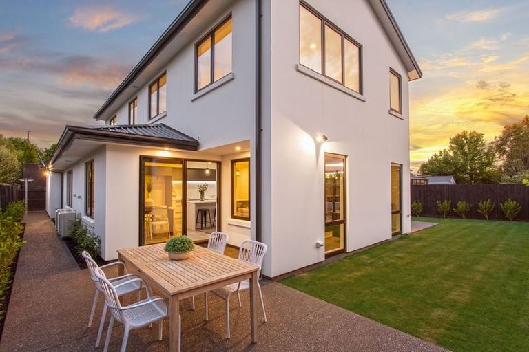 Photo of property in 92b Memorial Avenue, Ilam, Christchurch, 8053