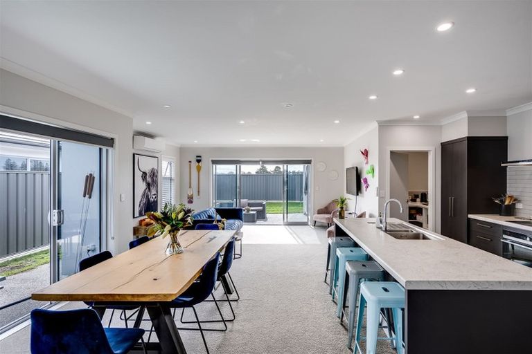 Photo of property in 28 Hurunui Drive, Te Awa, Napier, 4110