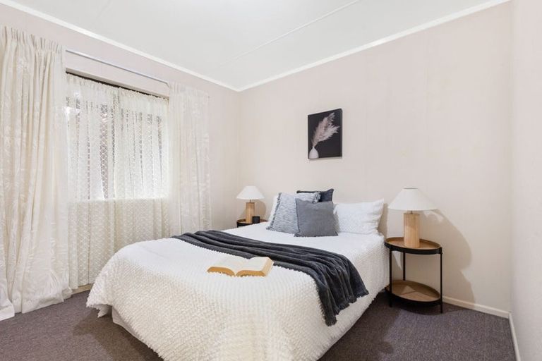 Photo of property in 38 Carlton Terrace, Westown, New Plymouth, 4310