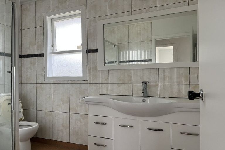 Photo of property in 21 Heybridge Street, Manurewa, Auckland, 2102