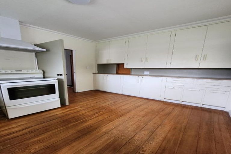 Photo of property in 11 Manuka Street, Stokes Valley, Lower Hutt, 5019