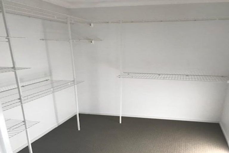 Photo of property in 75a Fields Parade, Oteha, Auckland, 0632