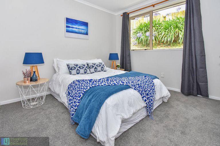 Photo of property in 26 Piriti Place, Weymouth, Auckland, 2103