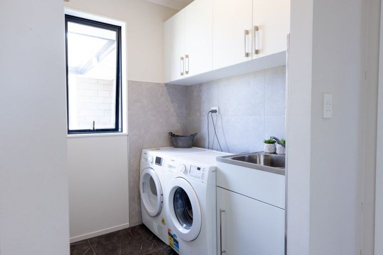 Photo of property in 16 Hehan Close, Cambridge, 3434