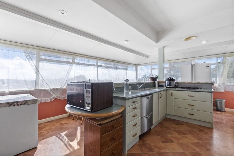 Photo of property in 100 Tuhikaramea Road, Dinsdale, Hamilton, 3204