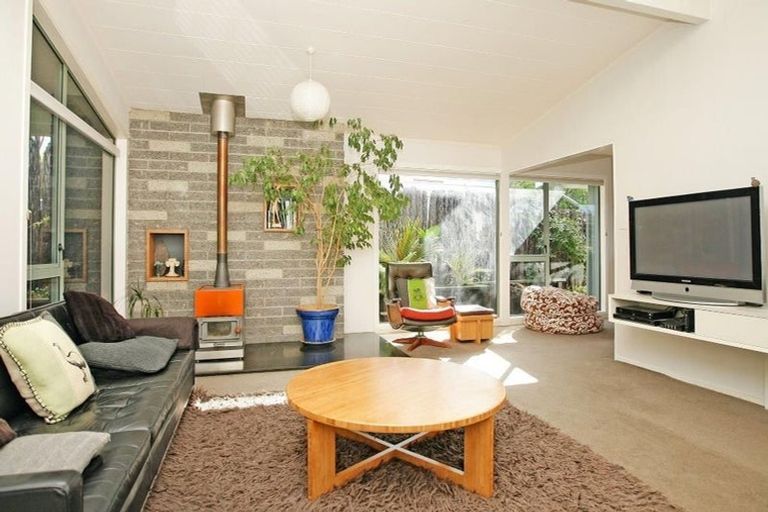 Photo of property in 11 Southern Cross Crescent, Island Bay, Wellington, 6023