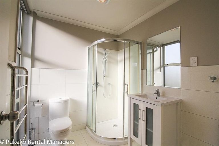 Photo of property in 28 Kuaka Drive, Takanini, 2112