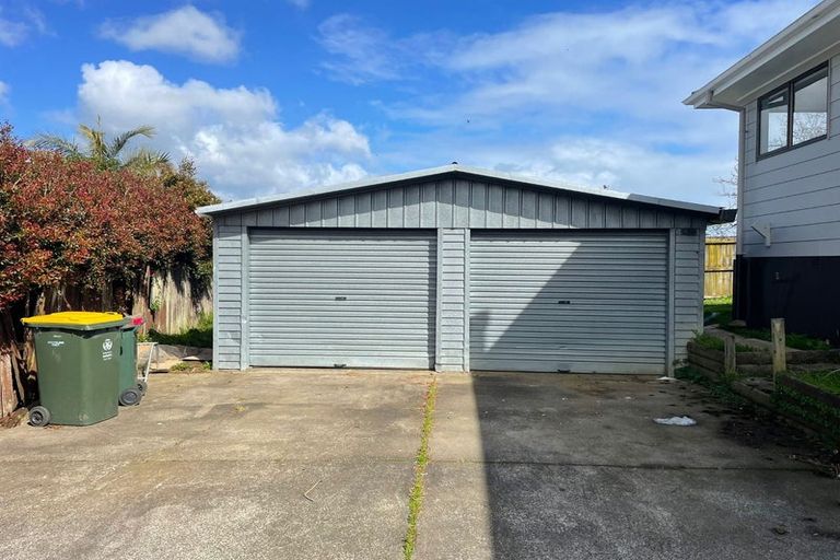 Photo of property in 3 Cade Place, Weymouth, Auckland, 2103