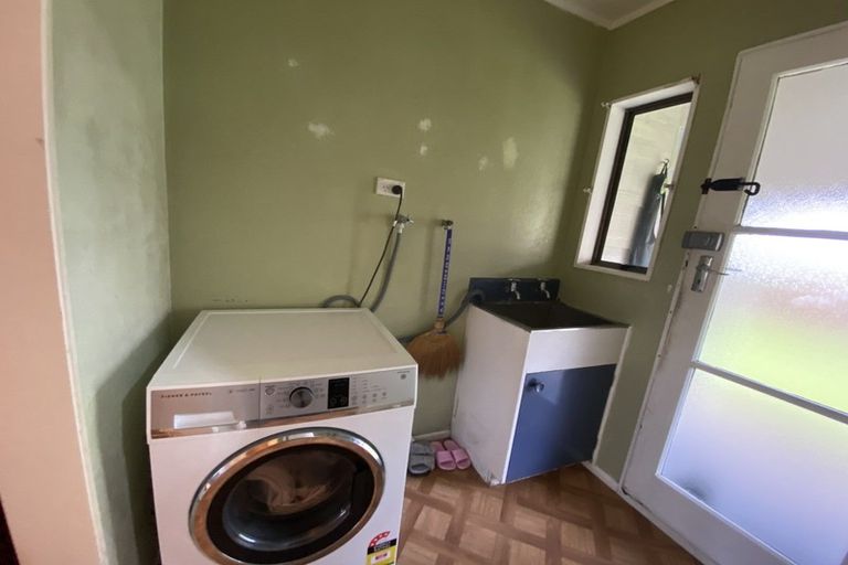Photo of property in 28 Castle Street, Eltham, 4322