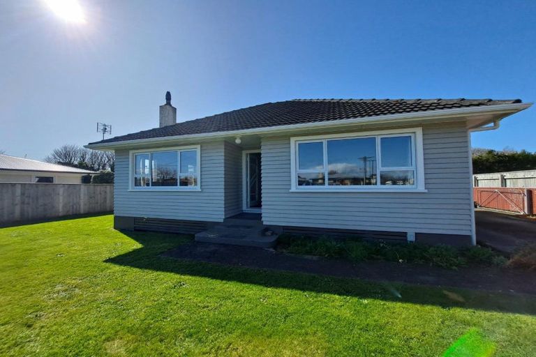 Photo of property in 9 Pukatea Street, Inglewood, 4330