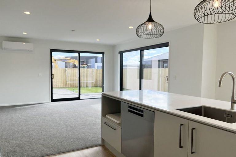 Photo of property in 37 Rita Angus Road, Belfast, 8051