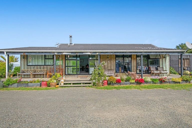 Photo of property in 211 Wilson Road, South Head, Helensville, 0874