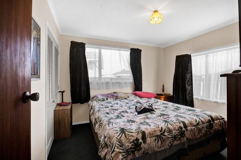 Photo of property in 2 Tawa Street, Hawera, 4610