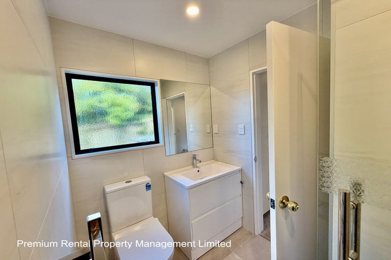 Photo of property in 12 Westergrove Place, West Harbour, Auckland, 0618