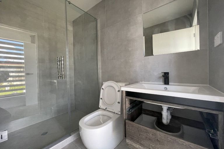 Photo of property in 12e Sea Spray Drive, Bucklands Beach, Auckland, 2012