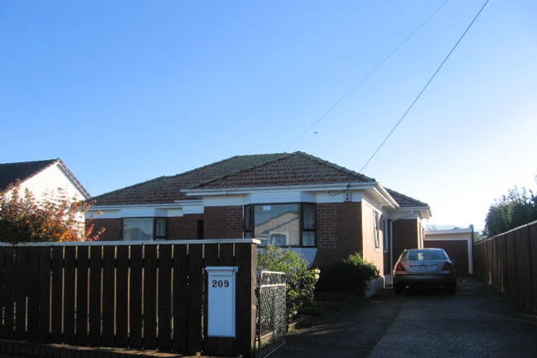 Photo of property in 209 Knights Road, Hutt Central, Lower Hutt, 5011