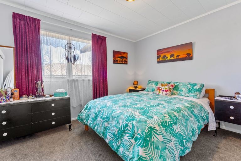 Photo of property in 12 Downer Street, Helensville, 0800