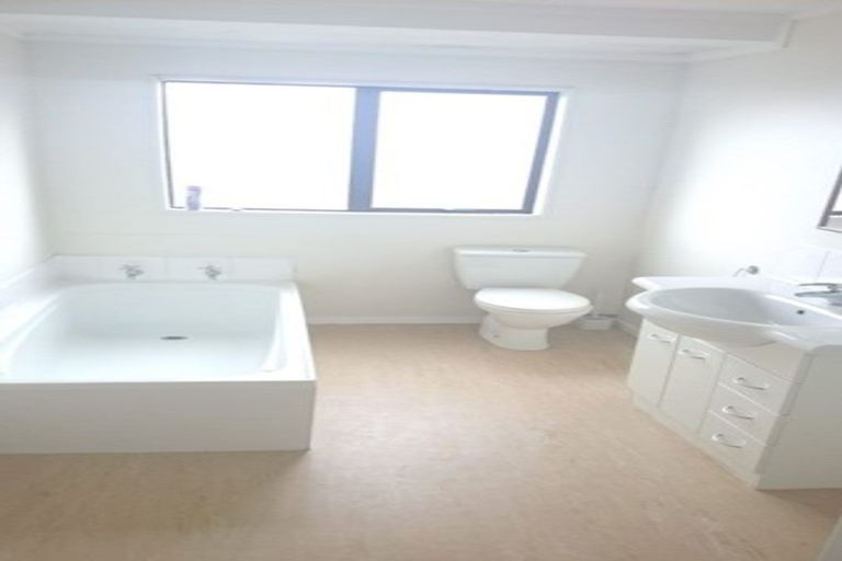 Photo of property in 2/23 Rata Street, New Lynn, Auckland, 0600