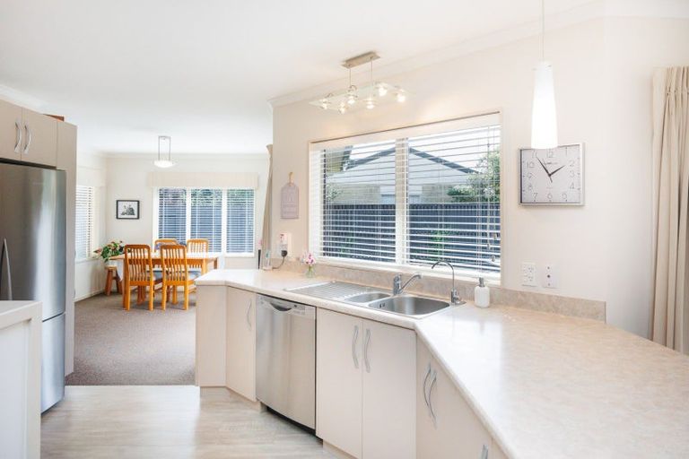 Photo of property in 30 Daniel Place, Kelvin Grove, Palmerston North, 4414