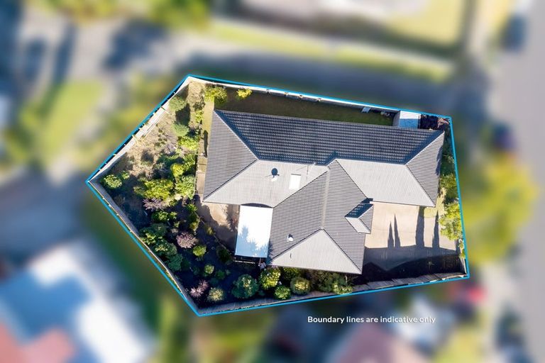 Photo of property in 42 San Marino Drive West, Henderson, Auckland, 0612