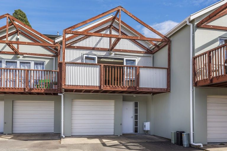 Photo of property in St Giles Court Apartments, 18/6 Vallance Street, Kilbirnie, Wellington, 6022