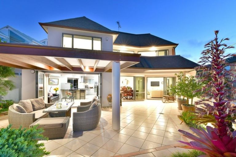 Photo of property in 13 Joydon Place, Stanmore Bay, Whangaparaoa, 0932